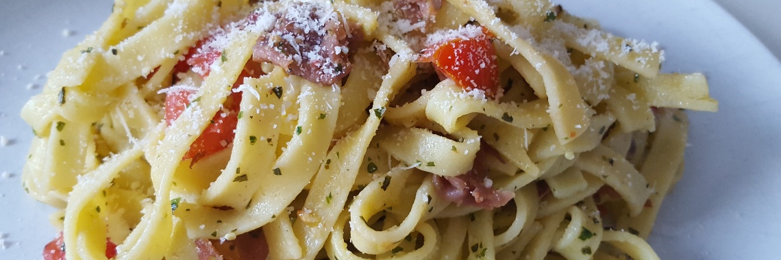 Tagliatelle with parma ham and pesto | Madeleine