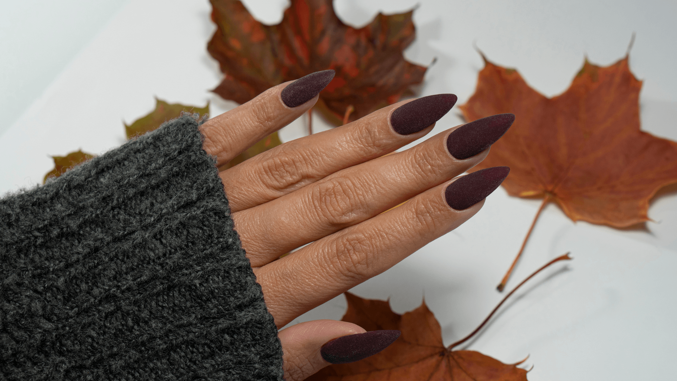 Fall Nails Almond: Trendy Designs for the Perfect Autumn Look | Madeleine