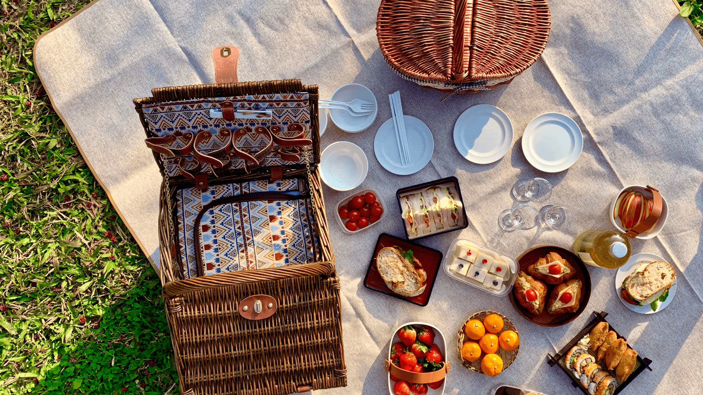 Ultimate Guide to Summer Picnic Finger Food: Easy, Delicious, and Perfect for the Outdoors | Madeleine