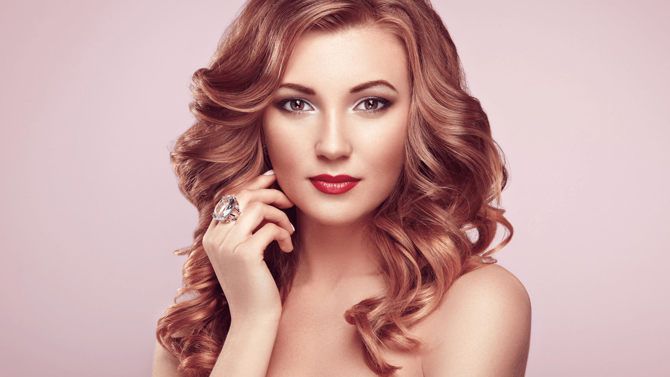 Everything you need to know about Strawberry Blonde Hair: History, Care and Inspiration | Madeleine