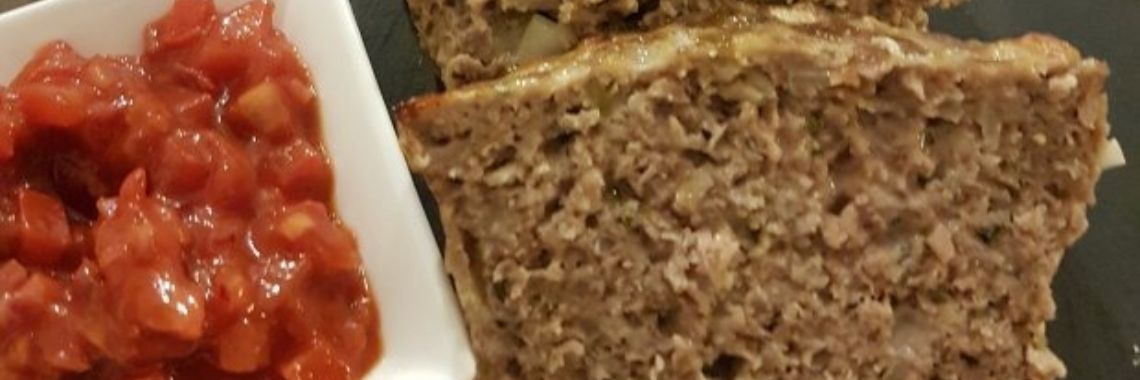 gehaktbrood met uiensaus | Koolhydraatbeperkterecepten.nl