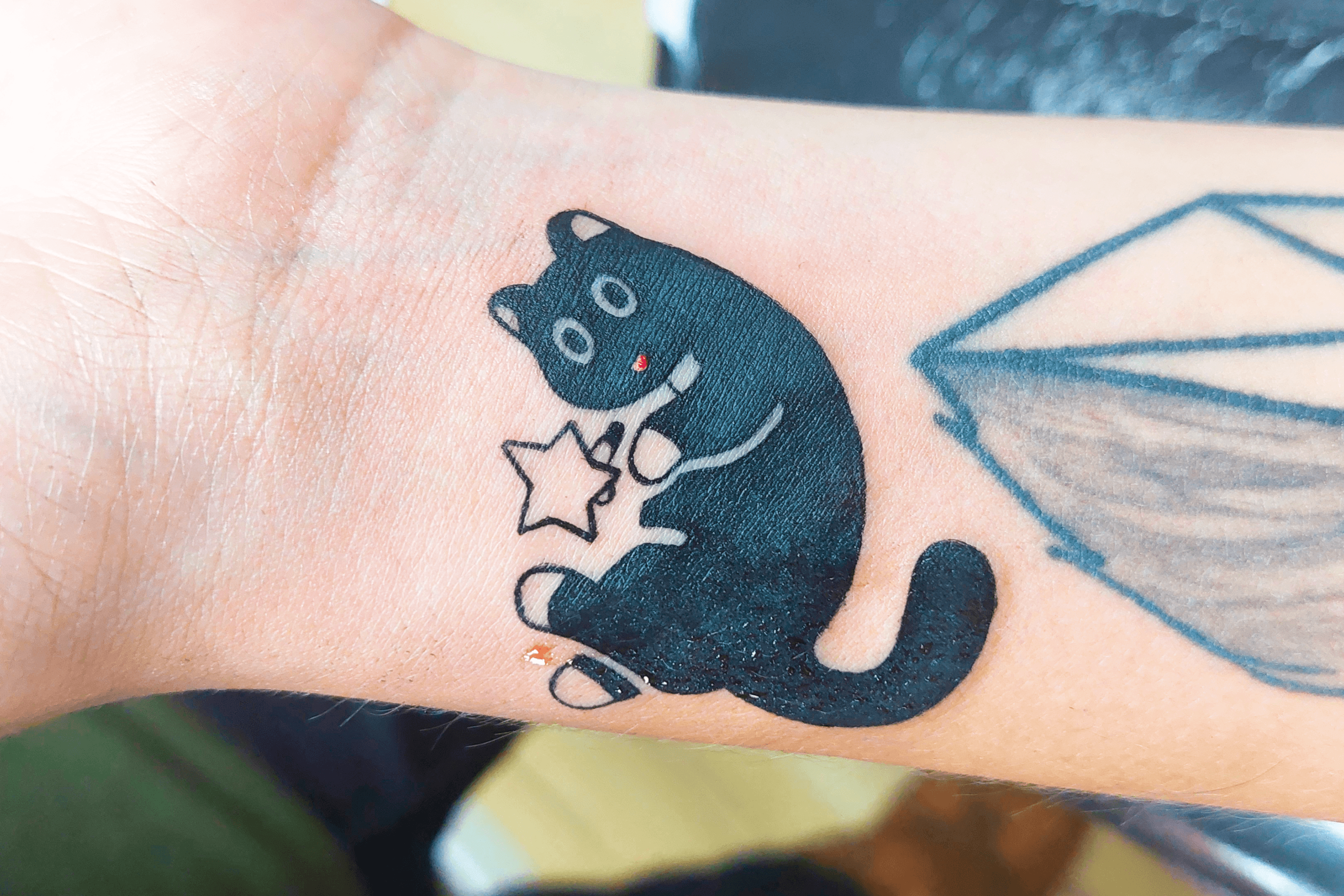I've got a tattoo of my (sisters) cat | Maluc
