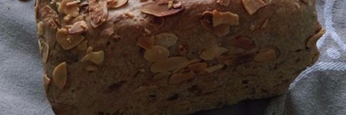 Simpel notenbroodje | Marieke Bakt