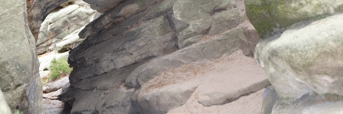 Tsjechie - Ostas - wandelen tussen rotsformaties | Elles Creative Blogger