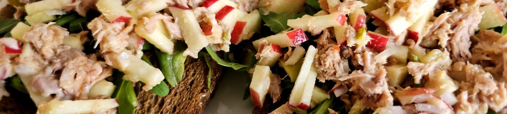 Tonijnsalade op geroosterd brood - gezonde lunch | Elles Creative Blogger