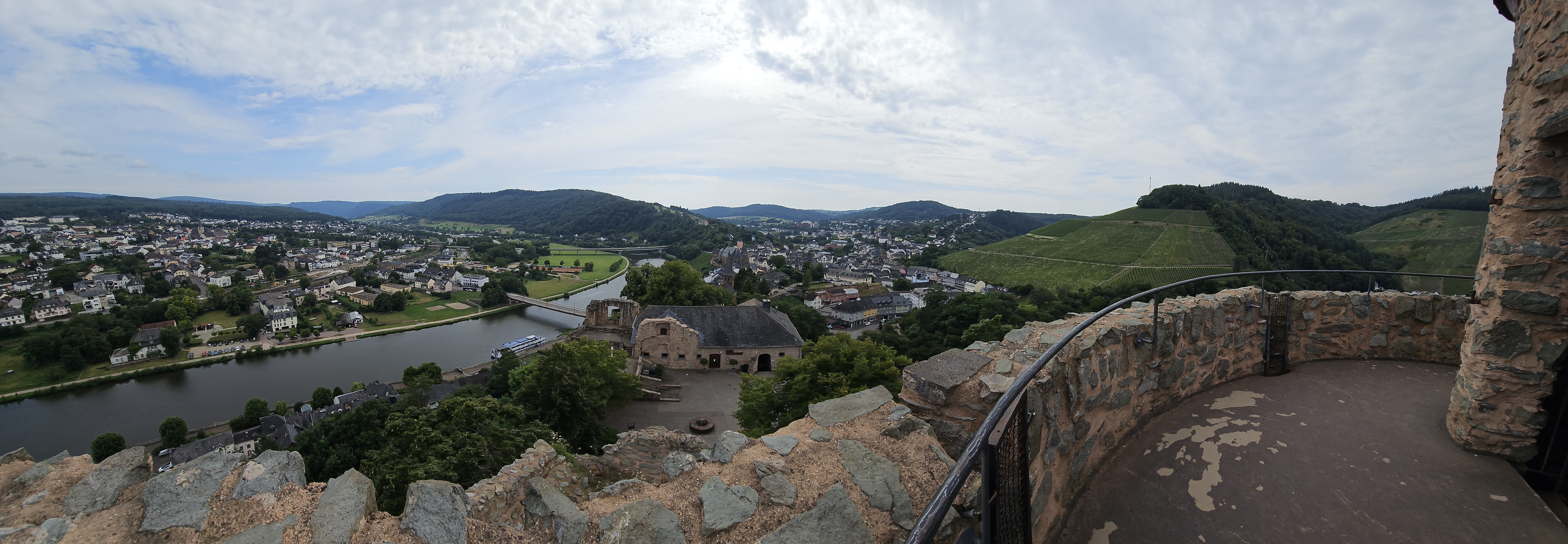 Burg Saarburg | Elles Creative Blogger