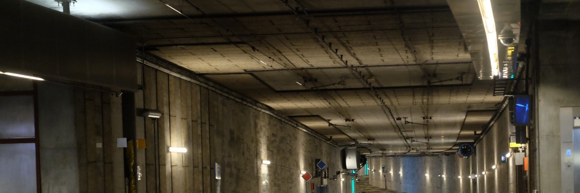 Menselijke muur (vervolgverhaal fles) | peerke70