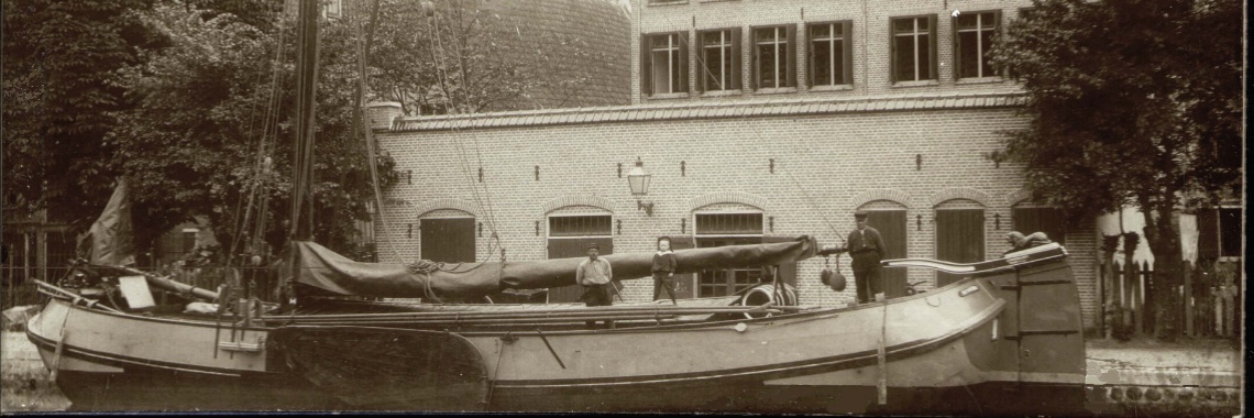 Een schip loopt van stapel | Yvonne Coppens