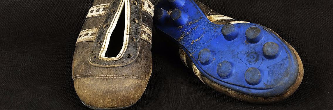 Nieuwe voetbalschoenen voor Lynn | Nelly Hofman