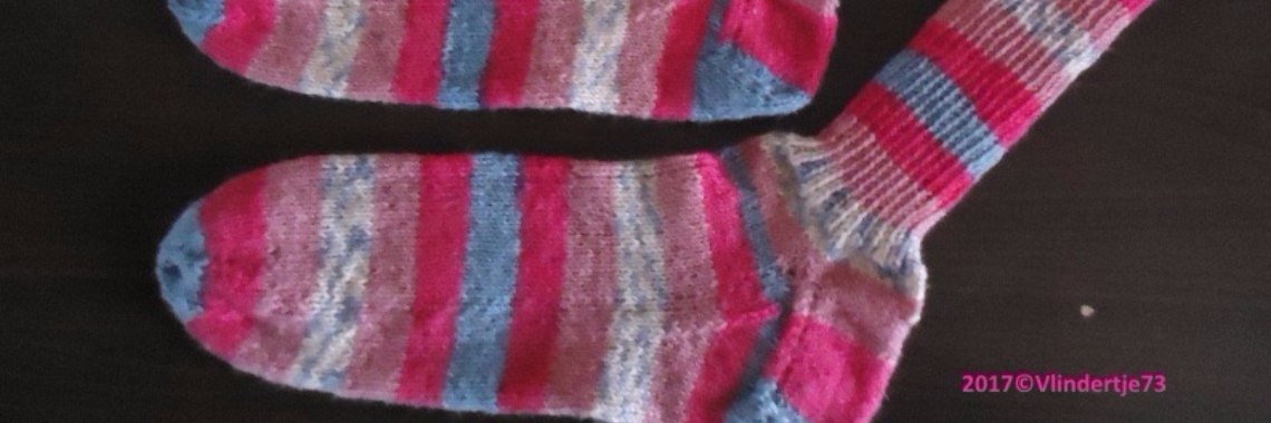 Het geitenwollen sokken meisje. | Vlindertje73