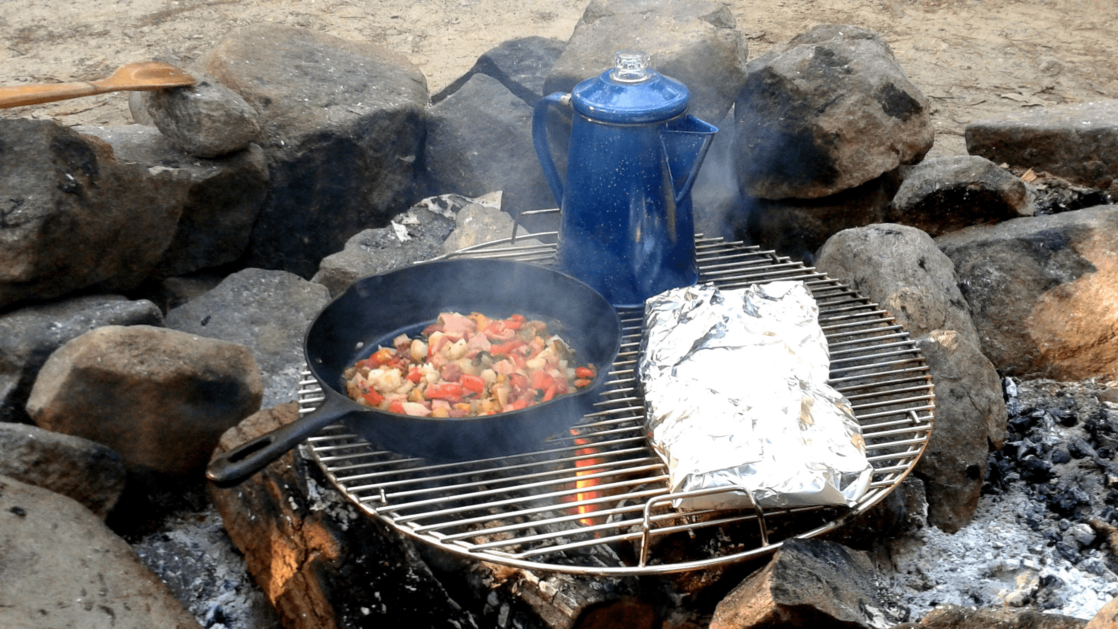 Smullen in de Natuur: Campingrecepten om van te Genieten | Maddys FoodFun