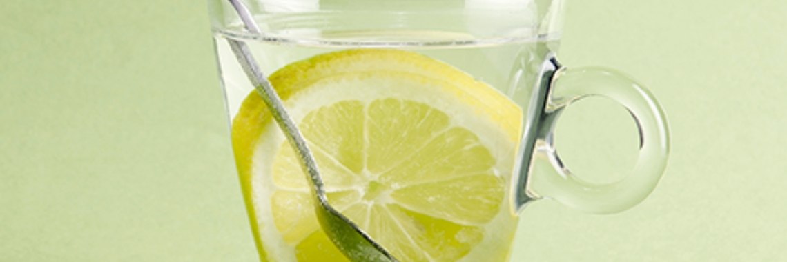 De vergissing met citroenwater die miljoenen mensen iedere ochtend maken | Yoors World