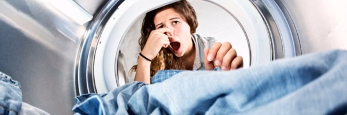 Zo maak je 100% natuurlijk, je stinkende sportkledij schoon | Yoors World