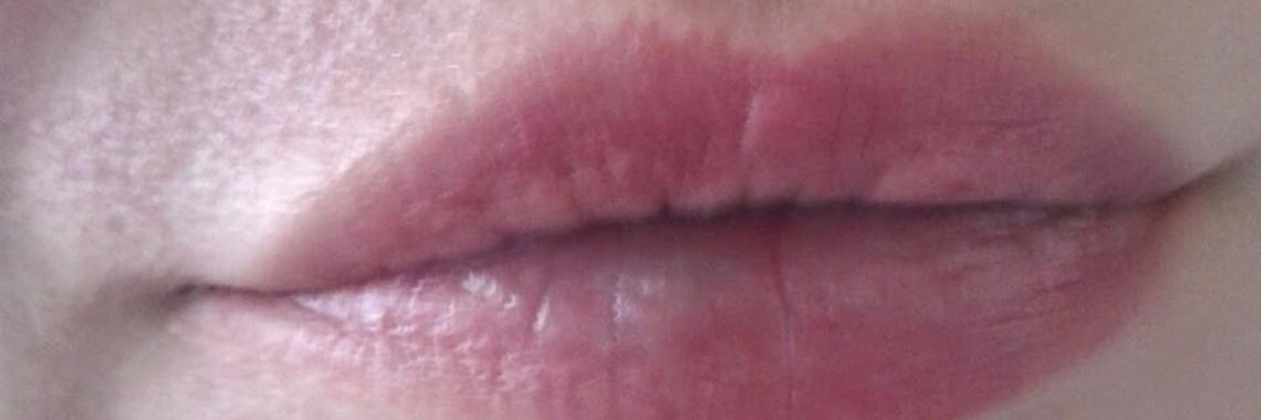 Met deze geweldige remedie maak je je lippen terug zacht en roze | Yoors World