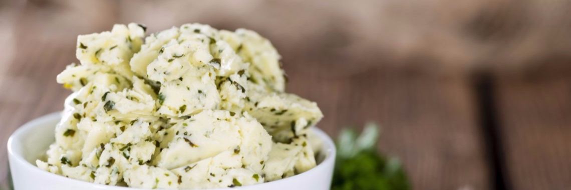 Zo maak je lekkere gezonde kruidenboter. | Yoors World