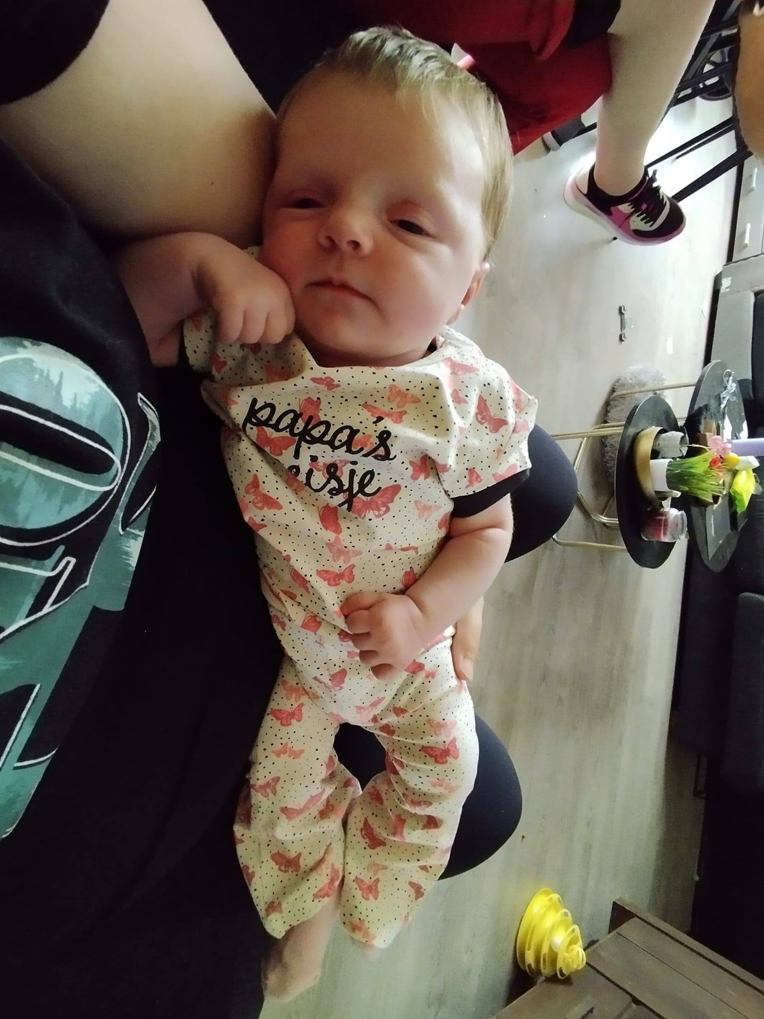 Al vier weekjes oud | Rosita&Charlene-Blogs-Creaties