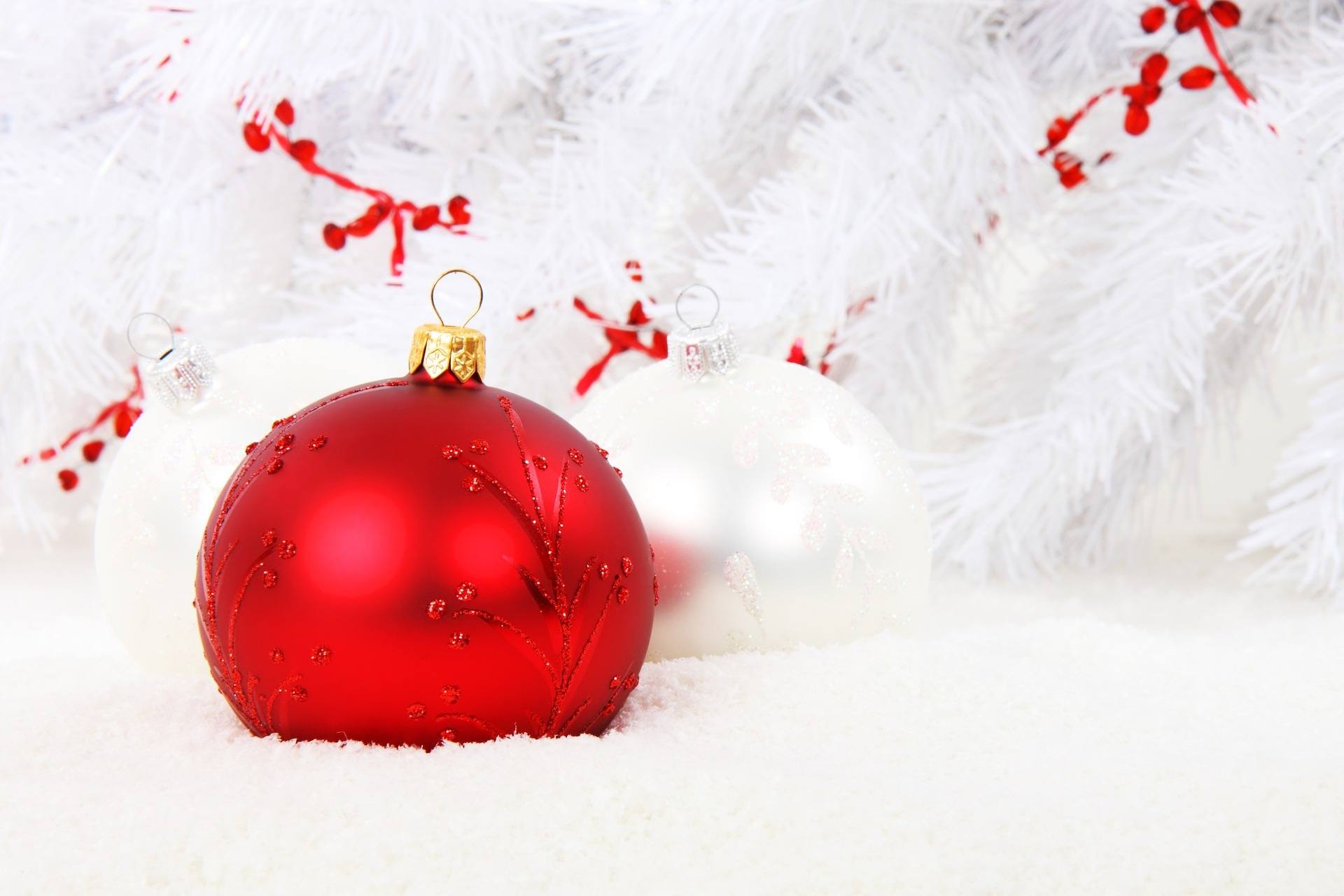 What Color Represents Christmas