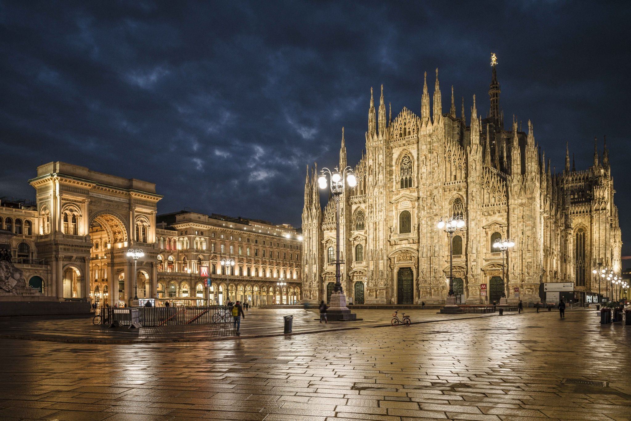 Duomo di Milano, Milan, Italy - Yoors