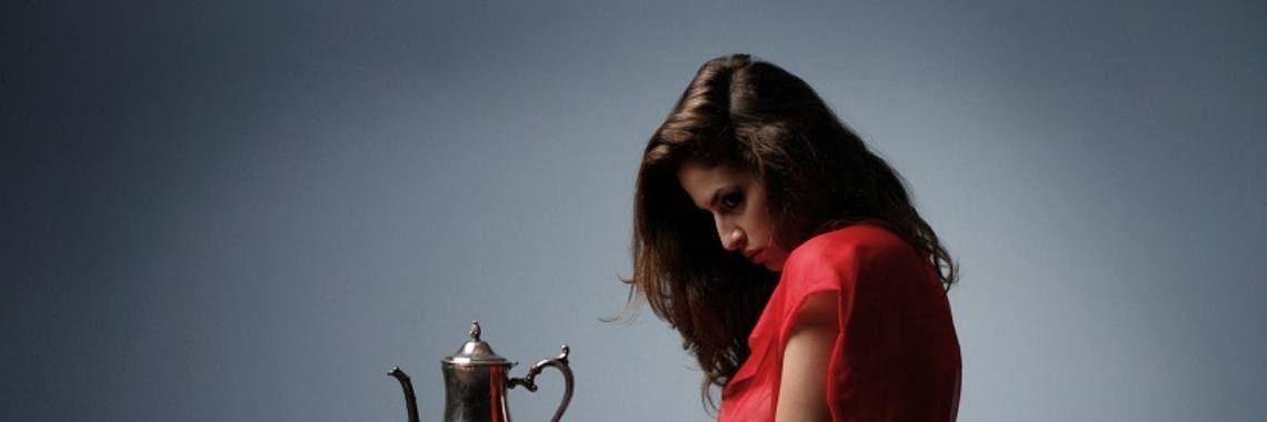 The Woman in Red//The Woman in Red//La mujer de rojo (NL/ENG) (+18) | Rudi