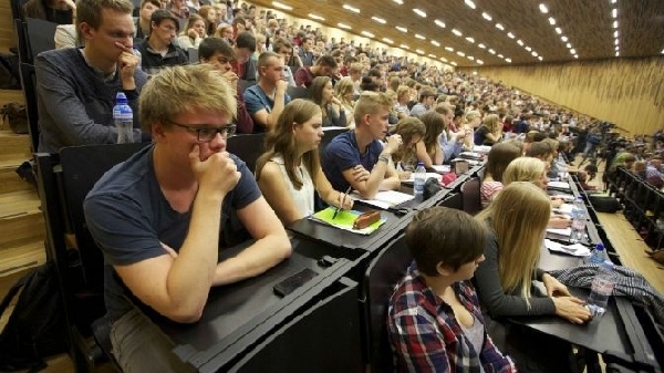 Hoe Het Vroeger Ging: Op De Universiteit...