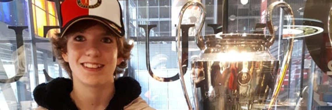 Posing in the heavenly Kuip | Dana