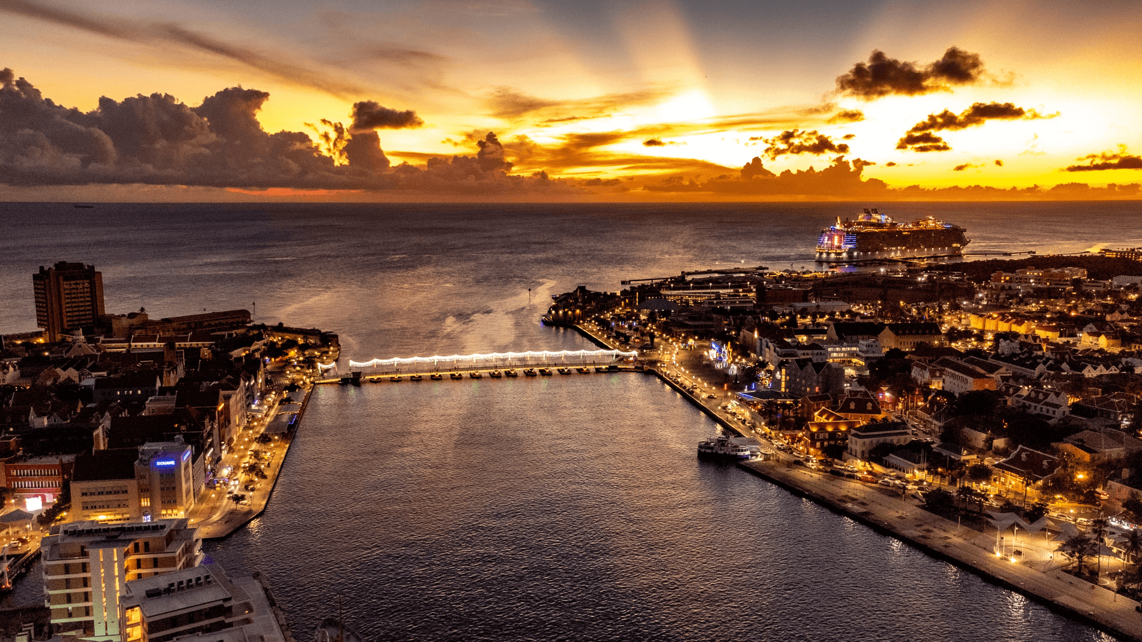 Curaçao bij nacht: een complete gids voor het bruisende leven en de esthetiek van Willemstad na het donker | Curaçao HOW