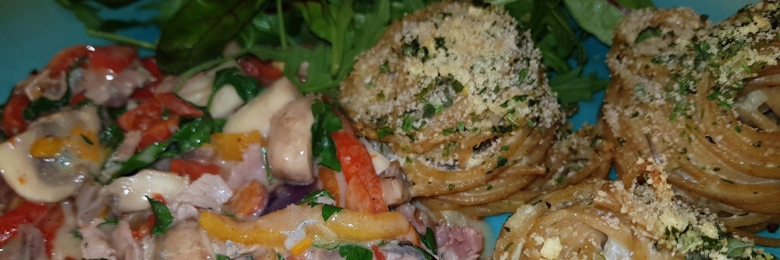 Spaghetti-nestjes met gorgonzola en champignonsaus | SannieK1966