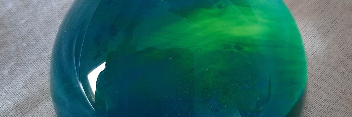 Speciale opdracht, oorbellen en presse papier, werkjes van de dag 6-2-2020 | Encaustichris