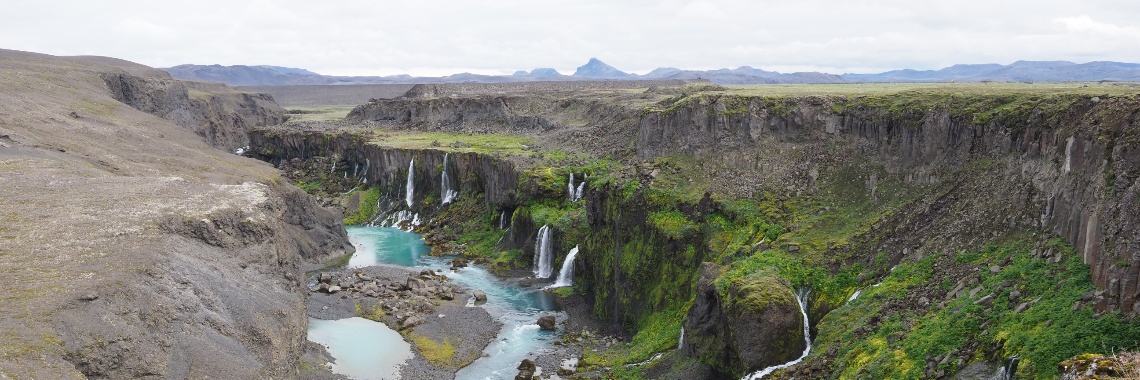 Vijftig tinten groen: Een vallei nabij Landmannalaugar | Encaustichris