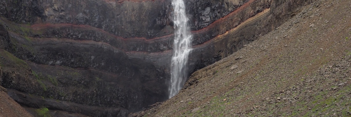 Vijftig tinten groen: Hengifoss waterval | Encaustichris