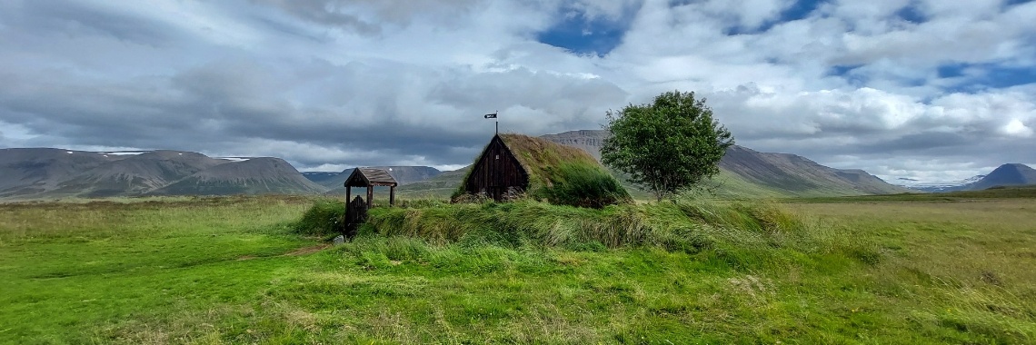 Vijftig tinten groen.... Onze reis door IJsland, dag 3: Hotpot en de Grafarkirkja. | Encaustichris
