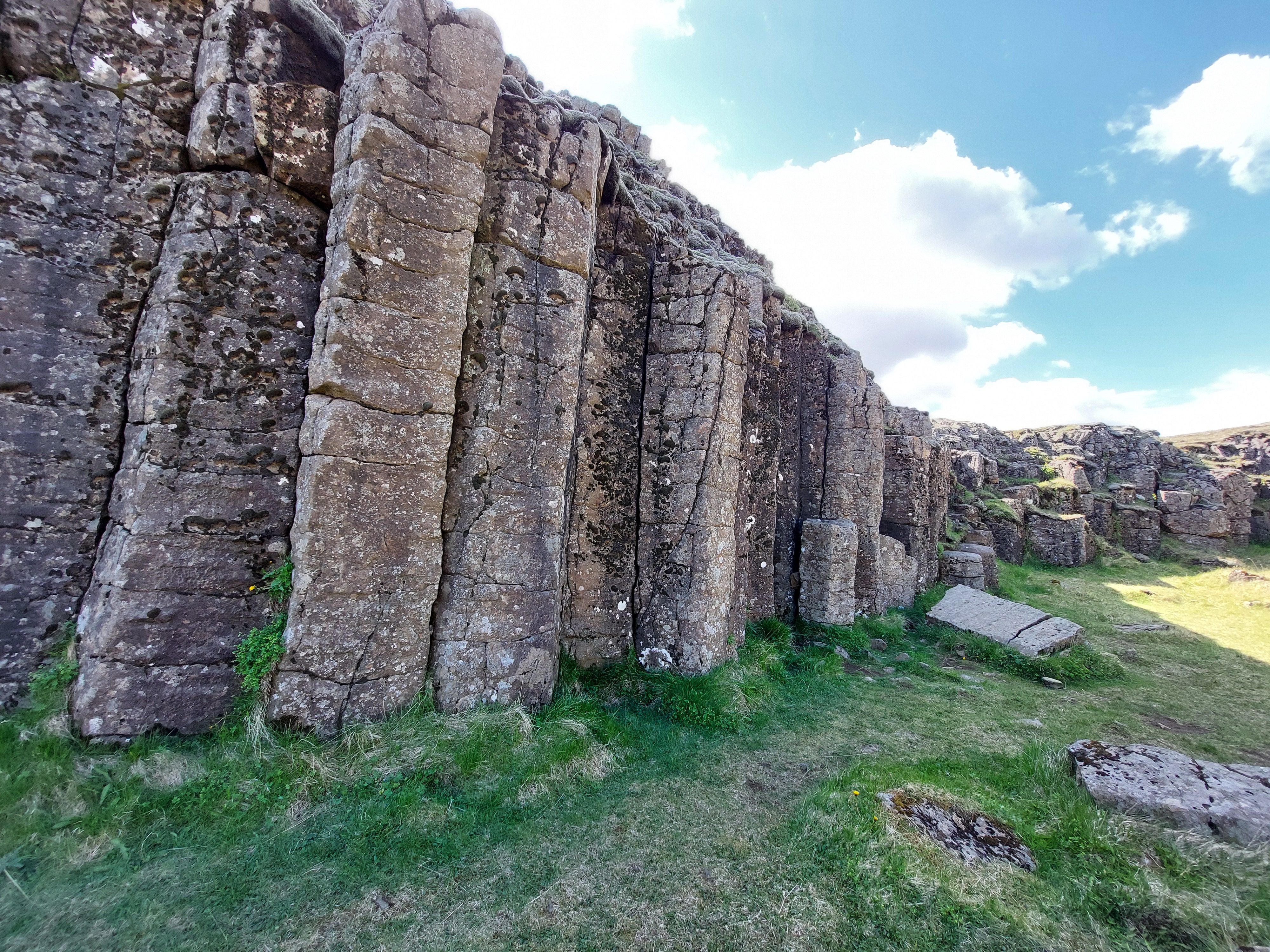 Vijftig tinten groen: 7 weken IJsland, dag 7, Watervallen, paarden en meer. | Encaustichris