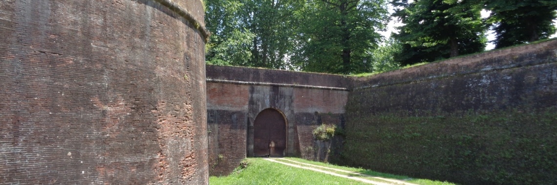 Lucca - stad met 17de- eeuwse vestingmuren | Piteke van der Meulen