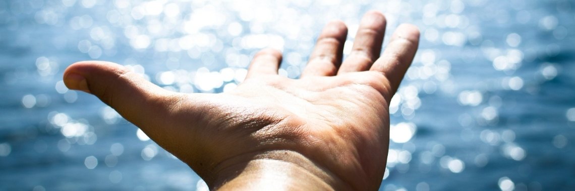 Wie is jouw helpende hand als je afdwaalt? | Soulwhispers