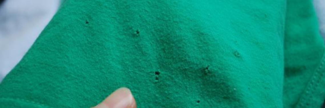 Gaatjes in je shirt, hoe komt dat? | KimsBlog