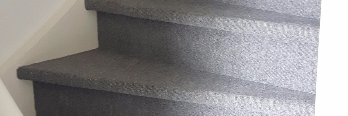 Van de trap vallen als je zwanger bent is geen goed idee | Memvan3