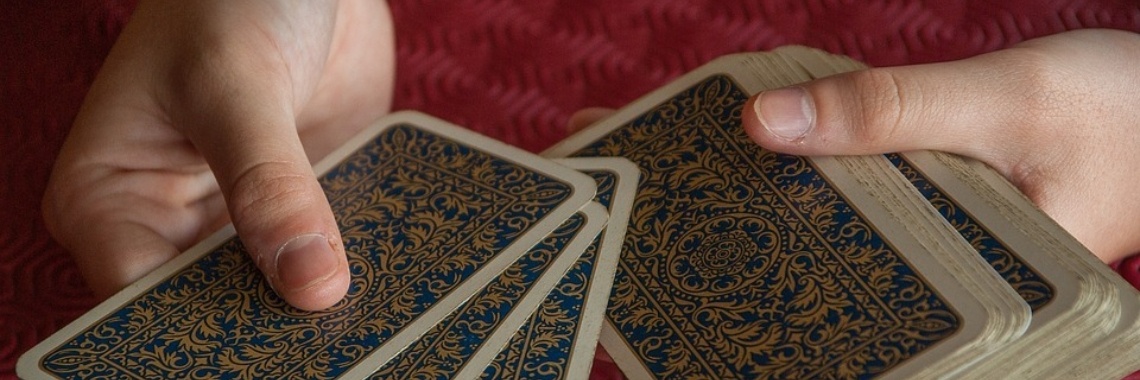 Gezellig samen kaarten: rikken | Hans van Gemert