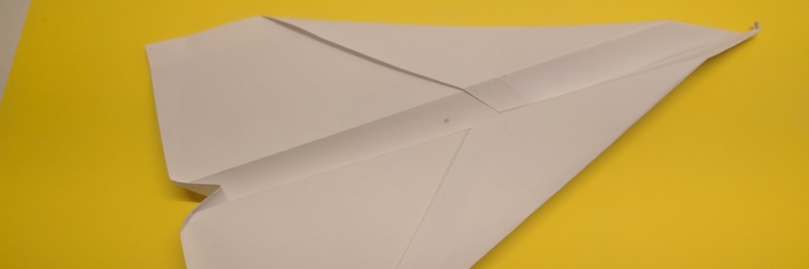Hoe werkt #papieren #vliegtuigjes #vouwen? | Hans van Gemert