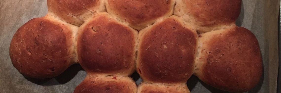 Broodjes met zongedroogde tomaatjes | januarizondersuiker