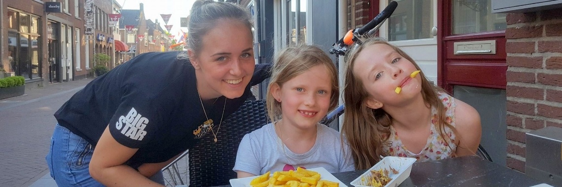 Senne en nu ook Embherlyn logeren bij oma Flits | Je weet wel...Karin!