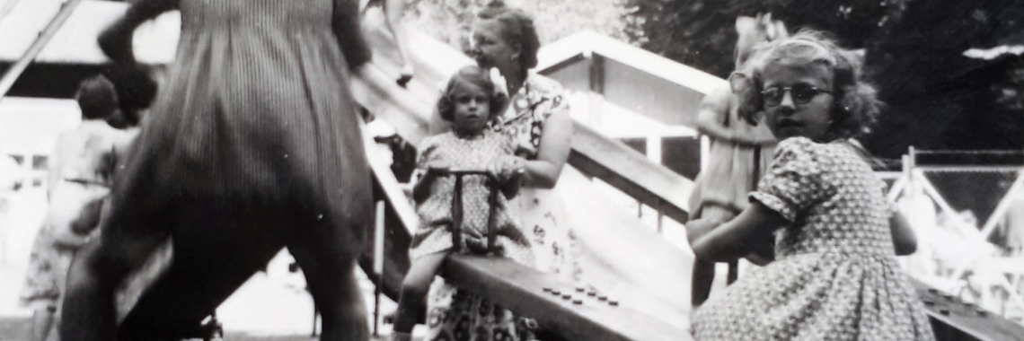 met mijn zus op de wip....... | marijke