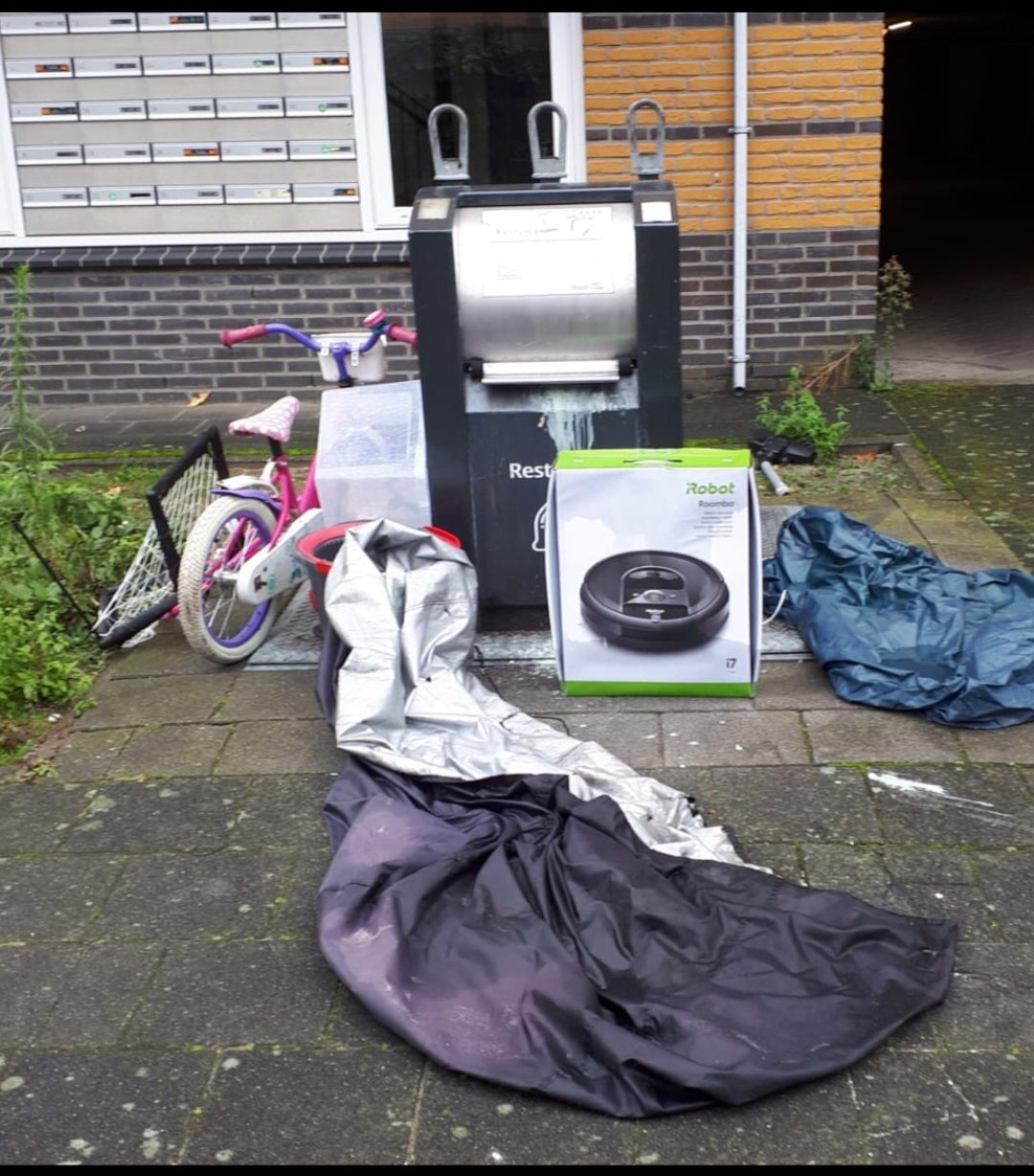 onze vuilnisbelt...... | marijke