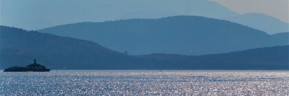 Corfu : de noordoostkust van Kassiopi tot Kerkyra (Corfu-stad) | enigma