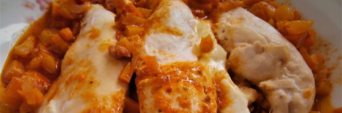 Low-carbohydrate chicken dish with piquant pesto. | enigma
