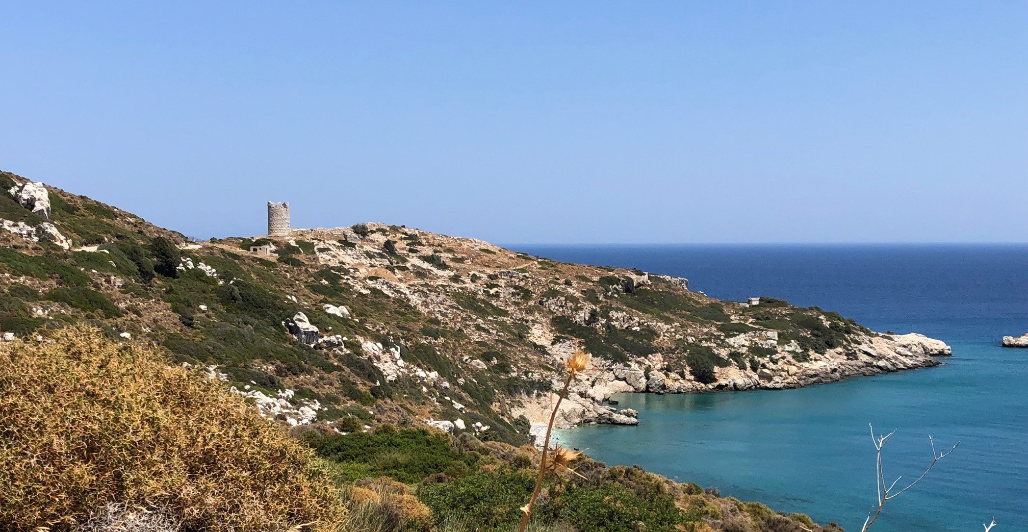 Ikaria : de hiking trail van Faros Beach naar Drakano tower. | enigma
