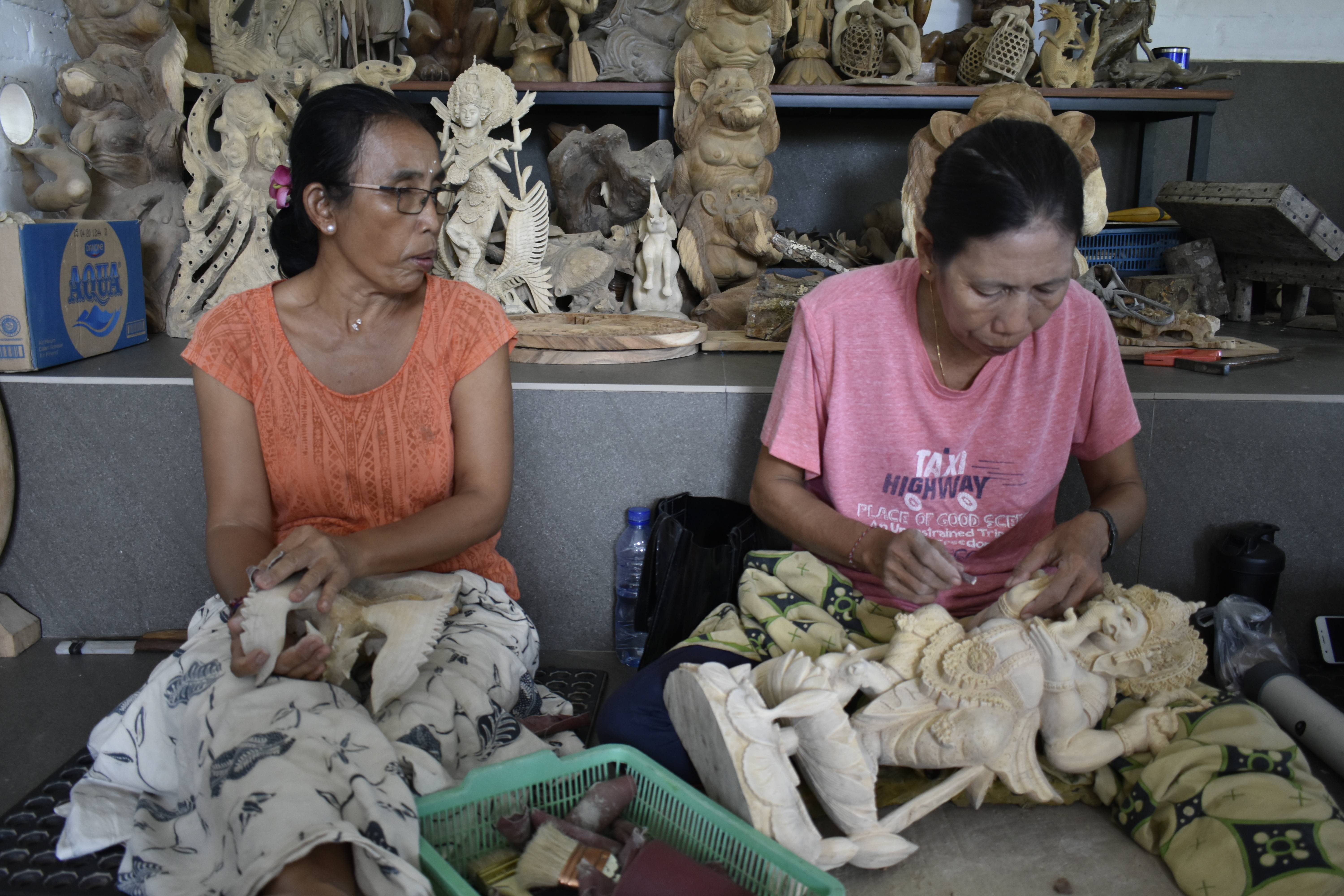 Bali : de ambachten : deel 2 - het houtsnijwerk | enigma