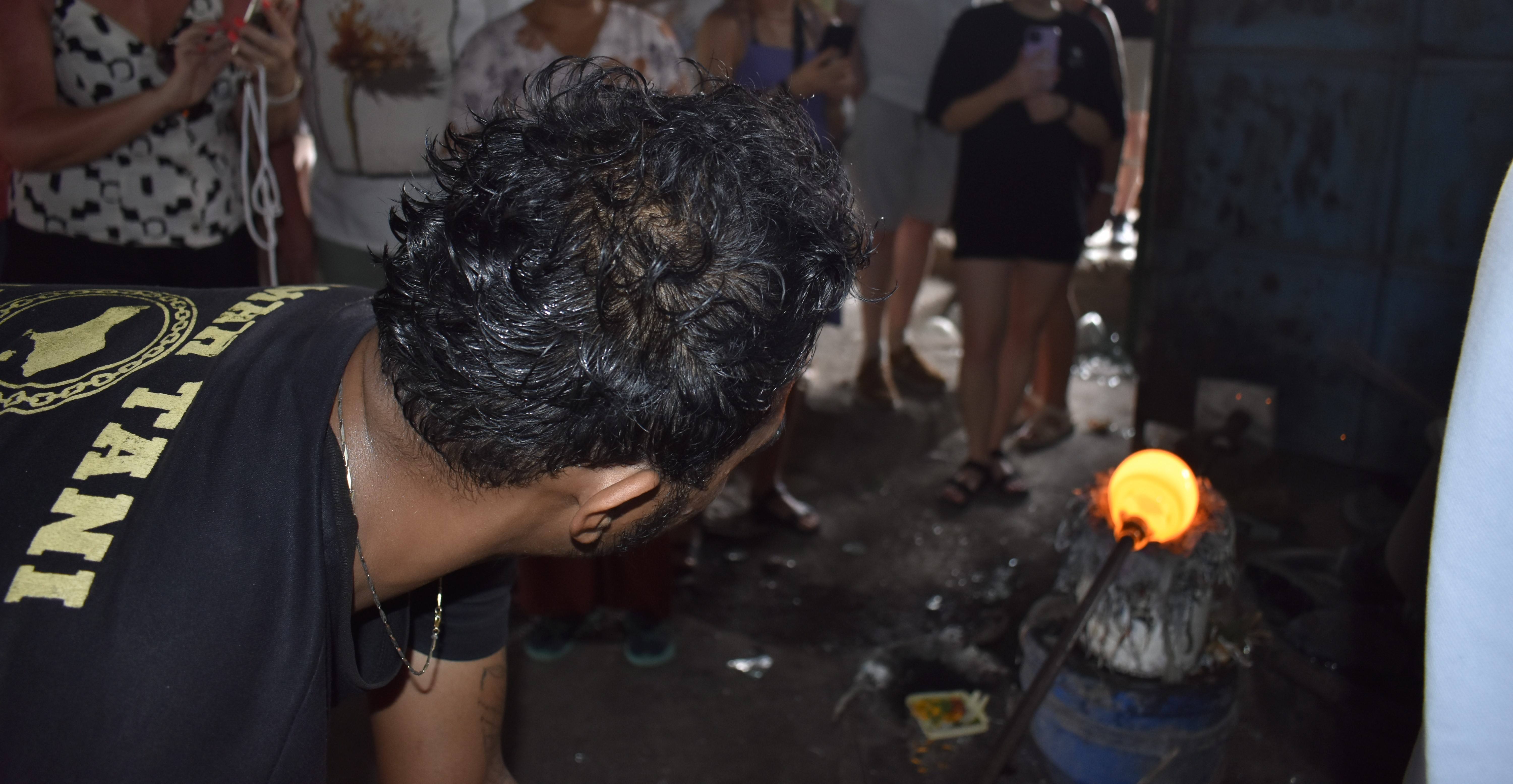 Bali : de ambachten : deel 1 - glasblazen | enigma