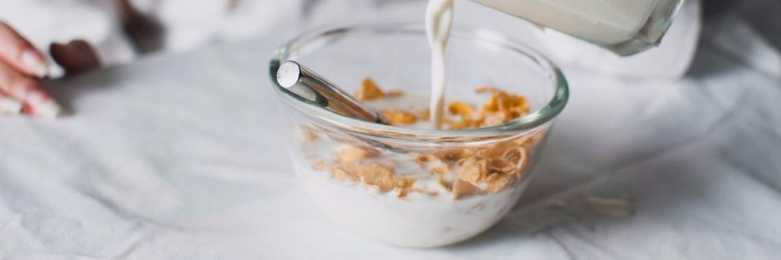 Waarom je je ontbijtgranen beter uit een vierkante kom eet. | Candy