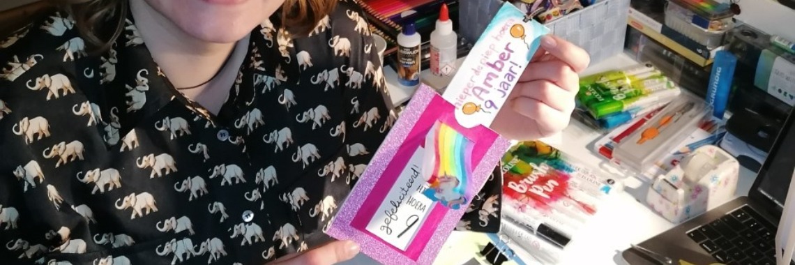 Een zelfgemaakt kaartje voor jarige kinderen! | Vinception