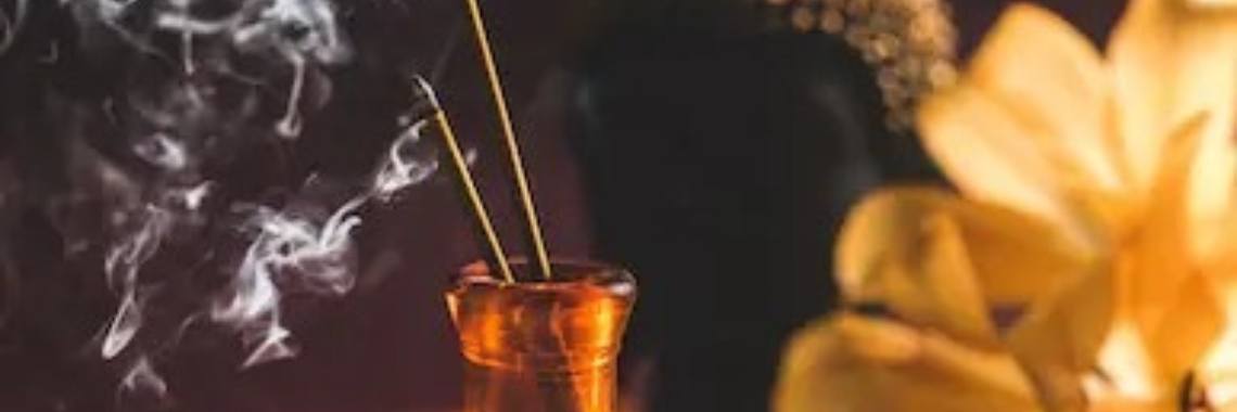 Slecht nieuws voor Wierook liefhebbers: Wierook even schadelijk als Roken | BellaBebé♡